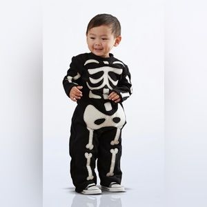 Pottery Barn Kids Baby Glow-in-the-Dark Skeleton
Halloween Costume 6-12mn